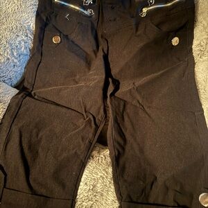 Stylish Black Capris